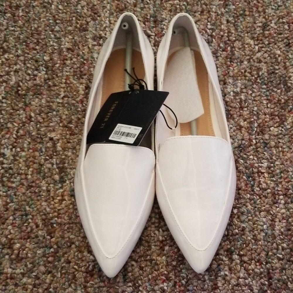 NWT Forever 21 7.5 White Loafer